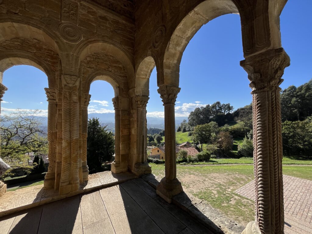 Santa María del Naranco - Pre-Romaanse Kerken Oviedo